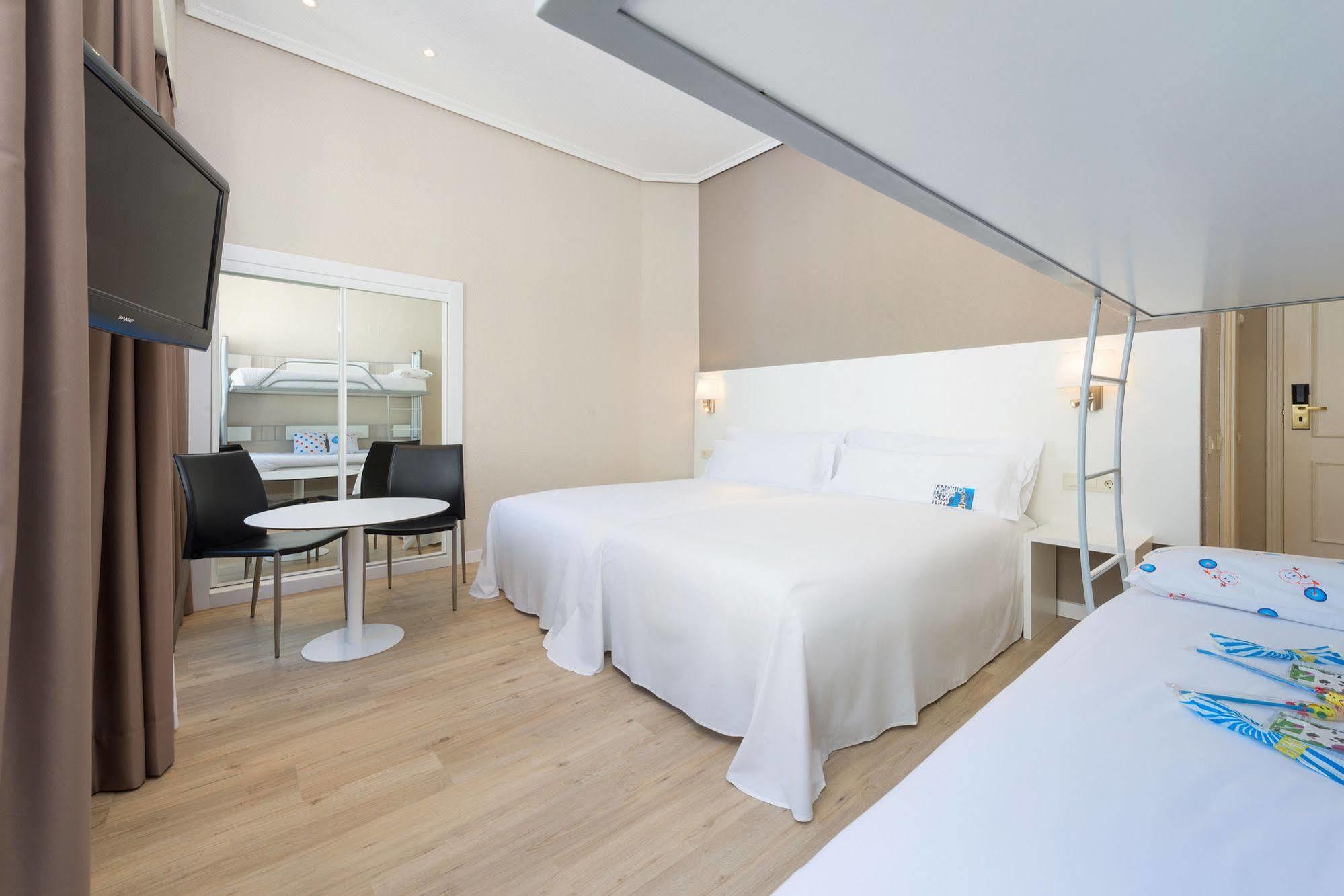 Hotel Madrid Gran Via 25, Affiliated by Meliá Esterno foto